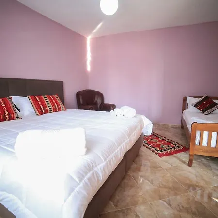 Holiday home Kaloshi
